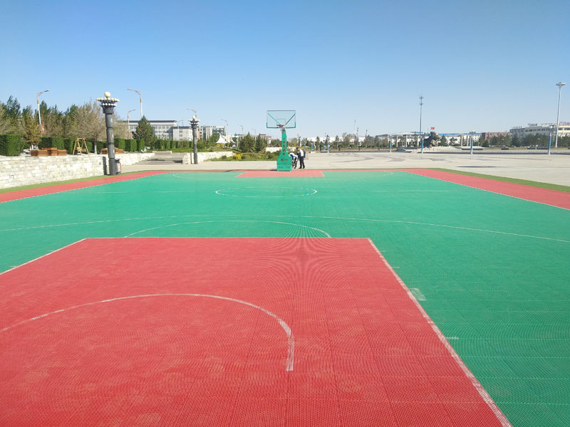 籃球場懸浮地板防滑室外場地拼裝運動地板幼兒園操場懸浮拼接地墊